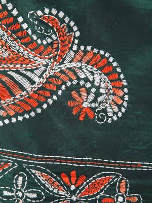 green handloom silk embroidered katha stitch work saree with blouse piece 4