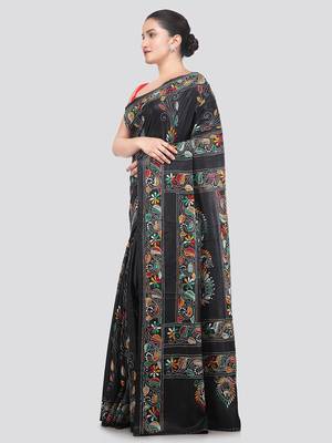 Black handloom silk embroidered katha stitch work saree with blouse piece 2