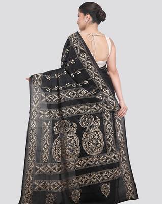 black handloom silk embroidered katha stitch work saree with blouse piece 3