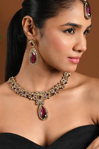Gold plated stylish design crystal diamond traditional floral necklace with earrings & maang tikka jewellery