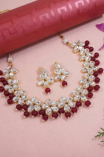 Gold plated traditional handcrafted stone choker necklace jewellery set with earrings for women (ij374m)