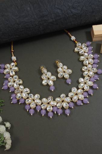 Gold plated traditional handcrafted stone choker necklace jewellery set with earrings for women 