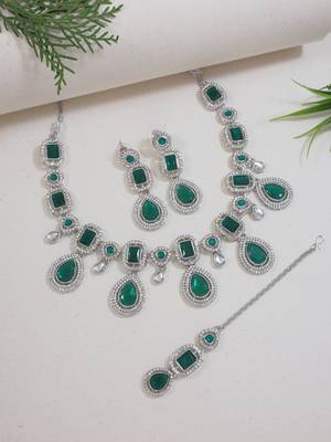 Silver plated traditional kundan & stone choker necklace jewellery with earrings & maang tikka 2