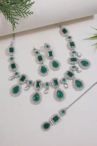 Silver plated traditional kundan & stone choker necklace jewellery with earrings & maang tikka