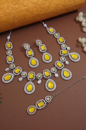 Silver traditional kundan & stone choker necklace jewellery with earrings & maang tikka