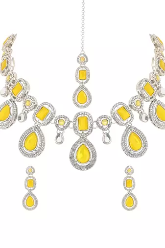 Silver traditional kundan & stone choker necklace jewellery with earrings & maang tikka
