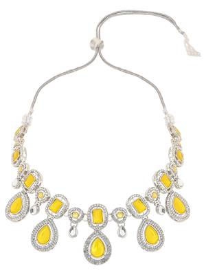 Silver traditional kundan & stone choker necklace jewellery with earrings & maang tikka 3