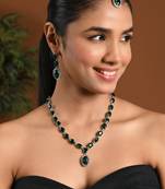 Silver plated stylish design crystal diamond necklace with earrings & maang tikka jewellery set for women 