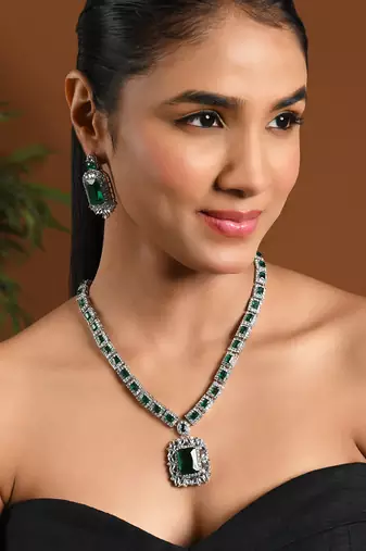 Silver plated stylish design crystal diamond necklace & earrings jewellery set for women (silver green)