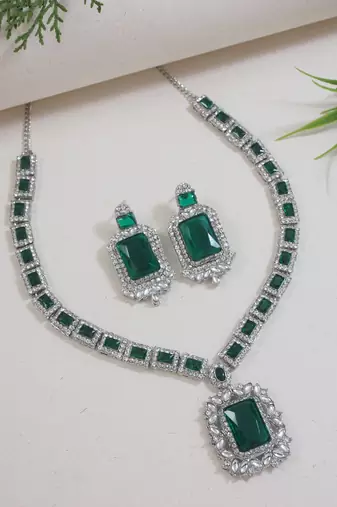 Silver plated stylish design crystal diamond necklace & earrings jewellery set for women (silver green)