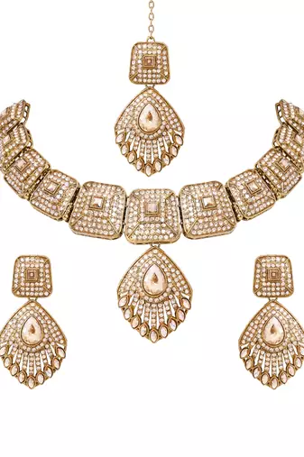 Gold plated traditional square & stone choker necklace jewellery with earrings & maang tikka set for women 