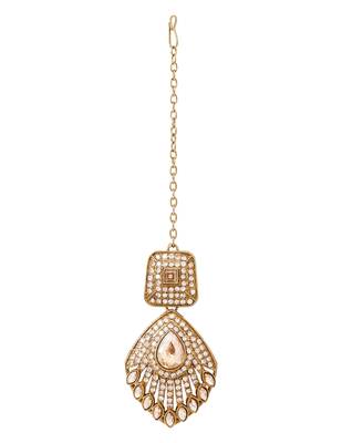 Gold plated traditional square & stone choker necklace jewellery with earrings & maang tikka set for women  5