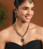 Gold plated stylish design crystal diamond necklace with earrings & maang tikka jewellery set for women 