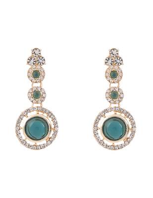 Gold plated stylish design crystal diamond necklace with earrings & maang tikka jewellery set for women  4
