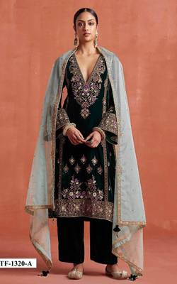 Black heavy velvet suit with embroidery  1