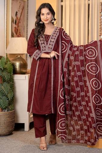 Aaysa women embroidered red kurta set with printed dupatta