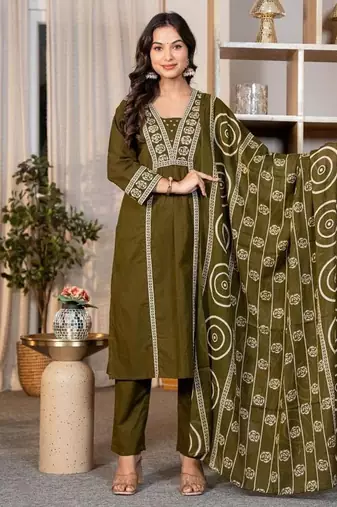 Aaysa women embroidered green kurta set with printed dupatta