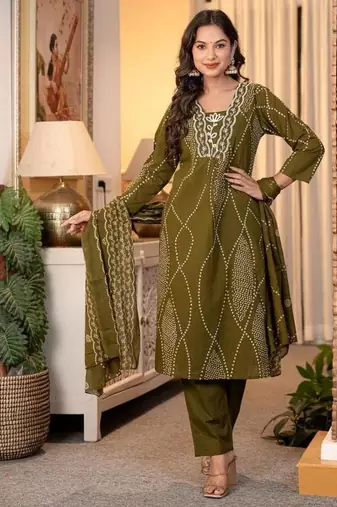 Aaysa women embroidered green kurta set with printed dupatta