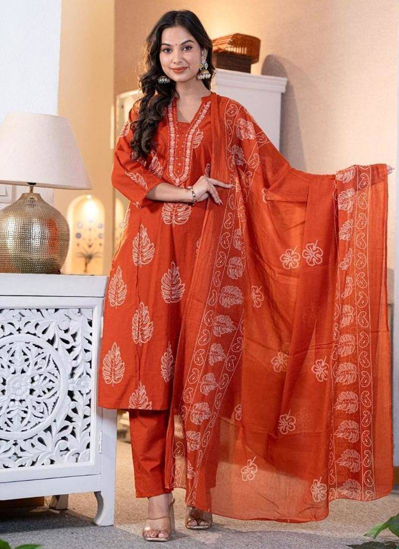 Aaysa women embroidered orange kurta set with printed dupatta
