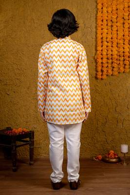 Boys yellow & white cotton chevron zigzag printed kurta with pyjama set 2