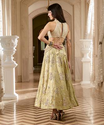 Green embroidered silk skirt set 2
