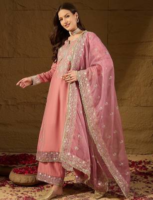 Women pink silk blend solid embroidered straight kurta trousers with dupatta 3