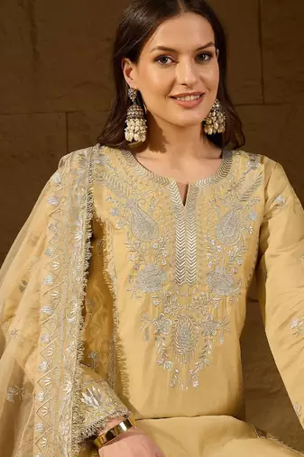 Women yellow silk blend solid embroidered straight kurta trousers with dupatta