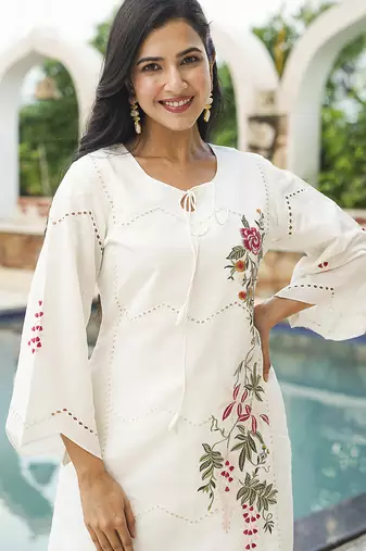 Women white silk blend solid embroidered coord sets