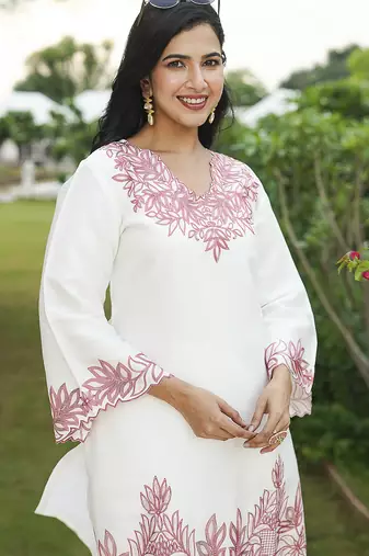 Women white silk blend solid embroidered coord sets