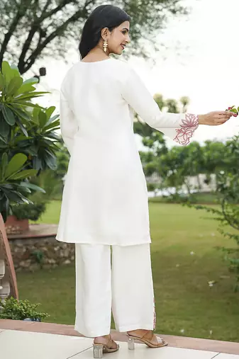 Women white silk blend solid embroidered coord sets