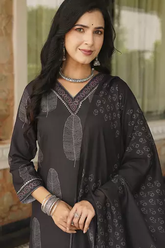 Women black rayon blend floral printed straight kurta trousers with dupatta