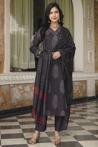Women black rayon blend floral printed straight kurta trousers with dupatta