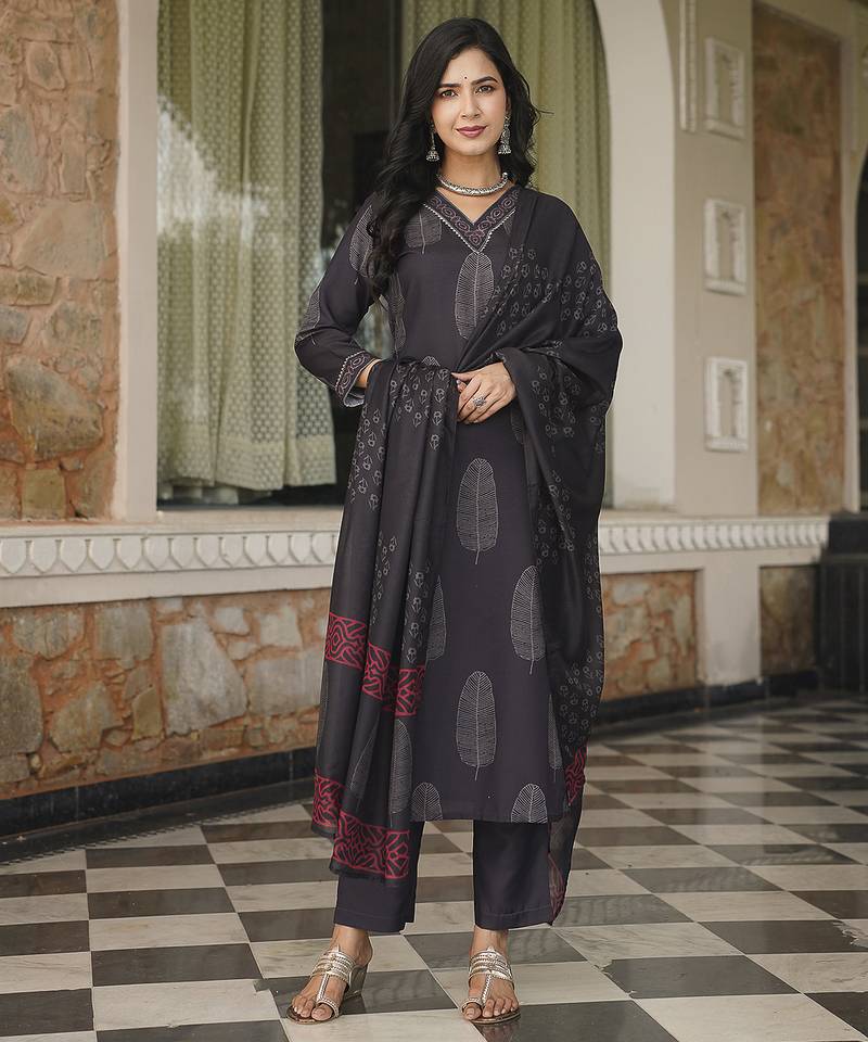 Women black rayon blend floral printed straight kurta trousers with dupatta