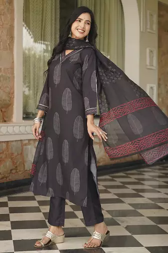 Women black rayon blend floral printed straight kurta trousers with dupatta