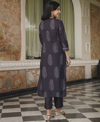Women black rayon blend floral printed straight kurta trousers with dupatta 4
