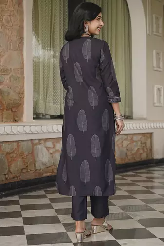 Women black rayon blend floral printed straight kurta trousers with dupatta