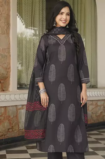 Women black rayon blend floral printed straight kurta trousers with dupatta
