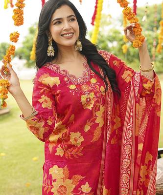 Women red viscose rayon floral embroidered straight kurta trousers with dupatta 1