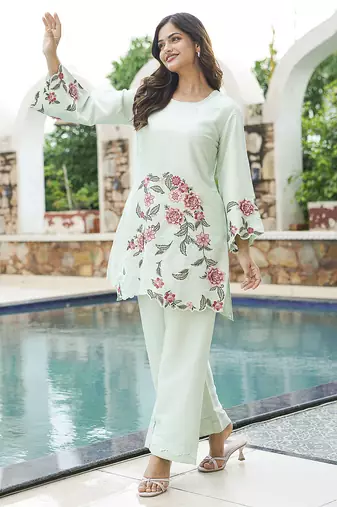 Women green silk blend solid embroidered coord sets
