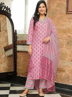 Women pink rayon blend ethnic motifs printed straight kurta trousers with dupatta 4