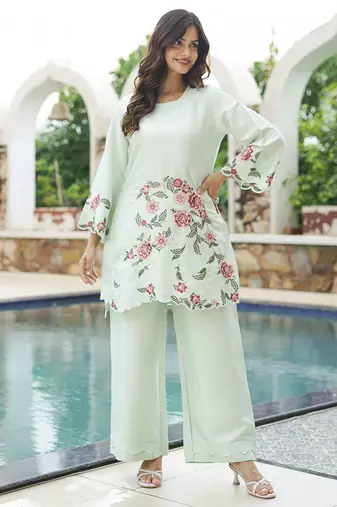 Women green silk blend solid embroidered coord sets