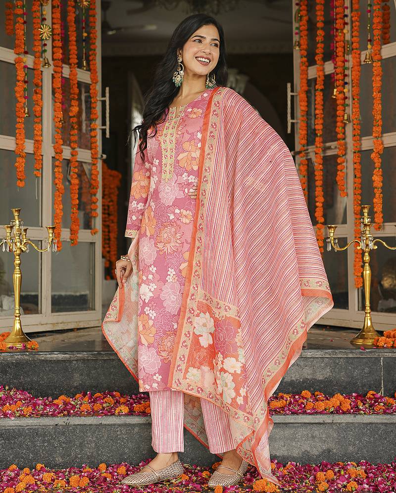 Women pink rayon blend floral printed straight kurta trousers with dupatta