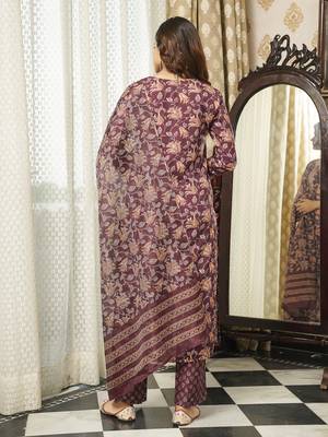 Women brown rayon blend floral printed straight kurta trousers with dupatta 5