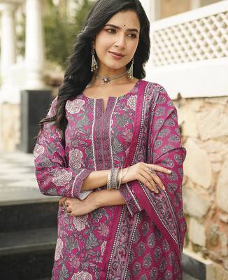 Women pink rayon blend floral printed straight kurta trousers with dupatta 2