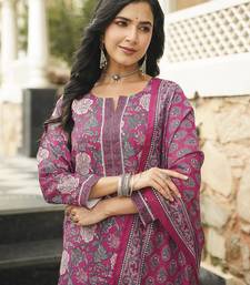 Women pink rayon blend floral printed straight kurta trousers with dupatta