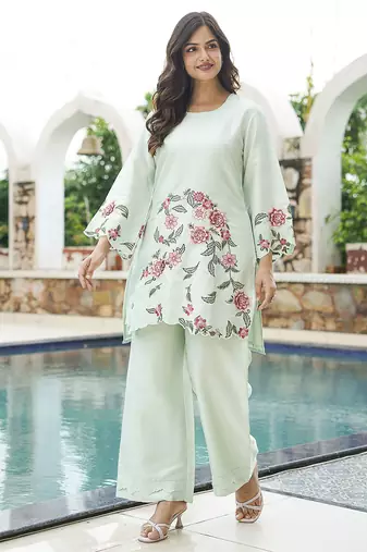 Women green silk blend solid embroidered coord sets
