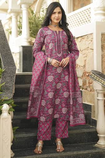 Women pink rayon blend floral printed straight kurta trousers with dupatta
