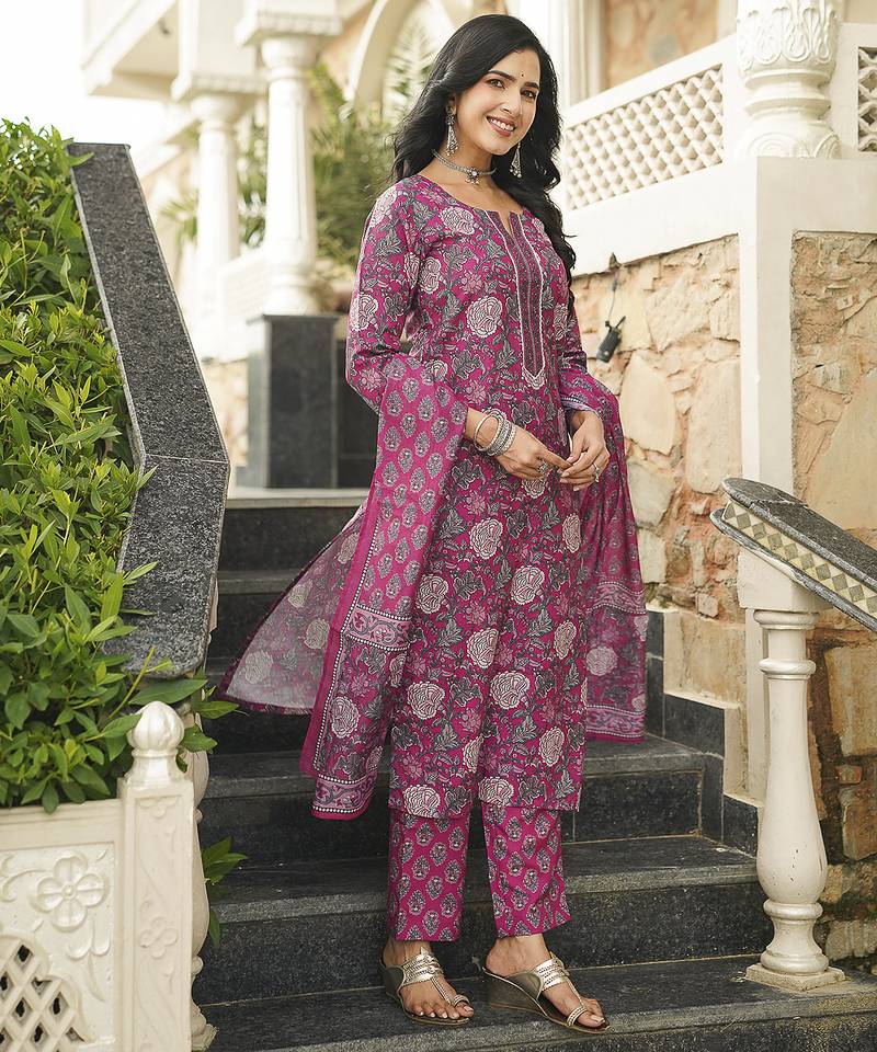 Women pink rayon blend floral printed straight kurta trousers with dupatta