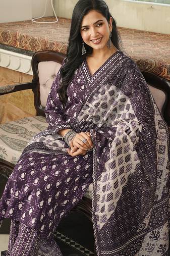 Women purple rayon blend ethnic motifs printed straight kurta trousers with dupatta