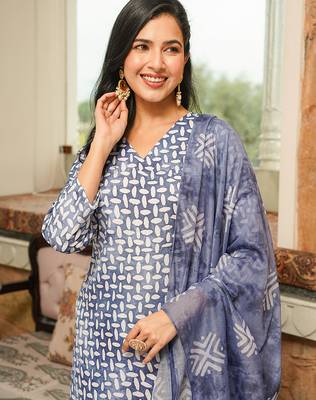 Women blue rayon blend batik printed straight kurta trousers with dupatta 2